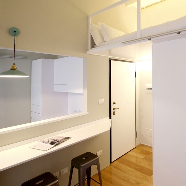 Vivere in spazi ridotti: un appartamento minimal a Milano