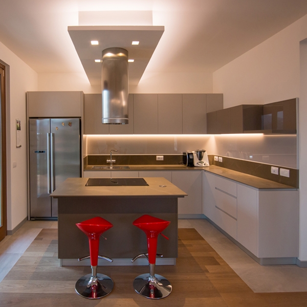 One kitchen a week, part 3: contemporary hi-tech