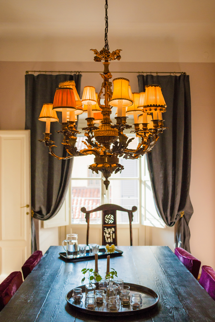  Parisian style dining room