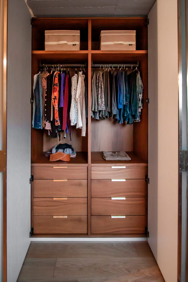 Modulor internal configuration wardrobe drawers