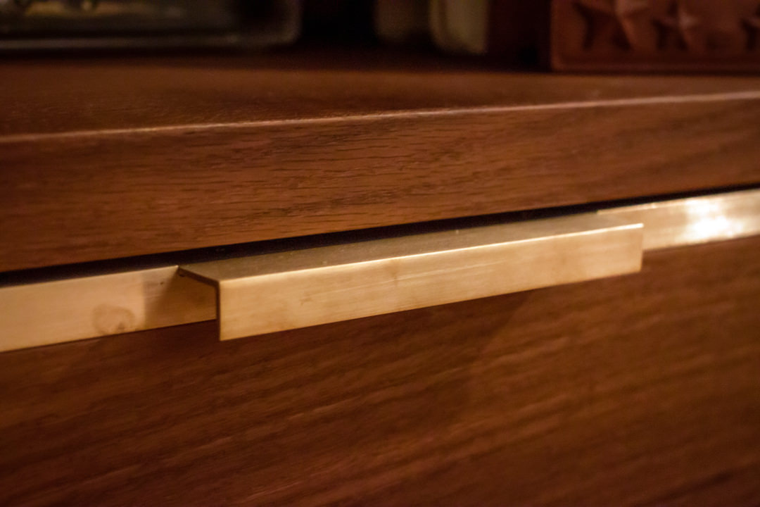 brass handle detail chest of drawers