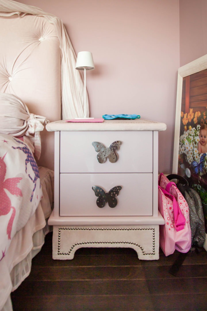 details-bedside-tables-girl-bedroom