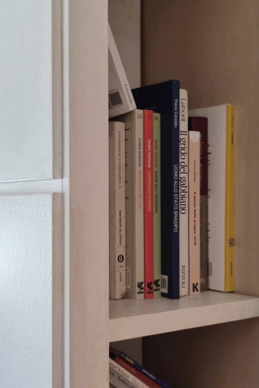 niche bookcase detail with headboard thickness