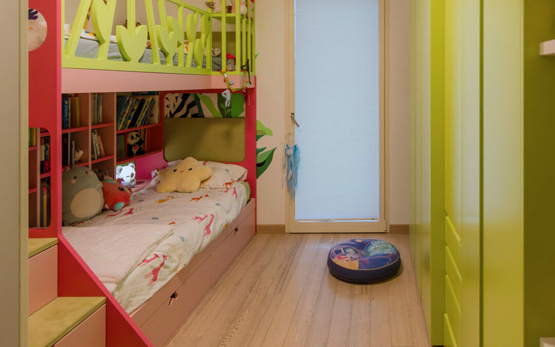 Bunk Beds and Multifunctional Kids’ Room